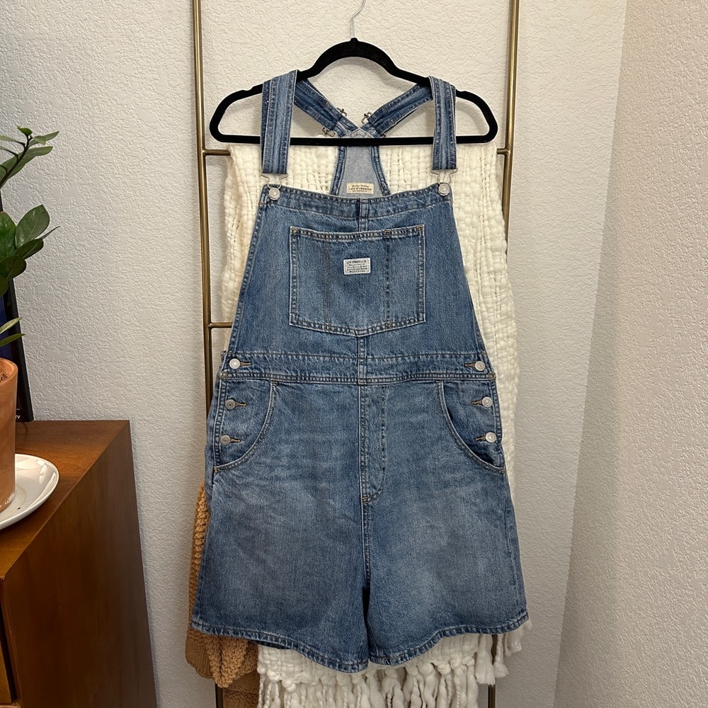 Levi’s Urban Outfitters Overall Shorts
